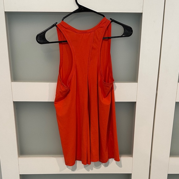 Lulu lemon All Tied Up Tank
Size 8
Autumn Red - Picture 1 of 3
